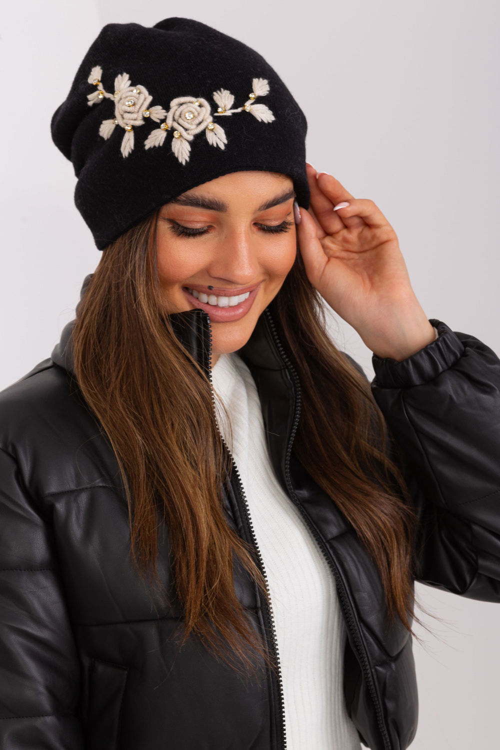  Cap model 187548 AT  beige