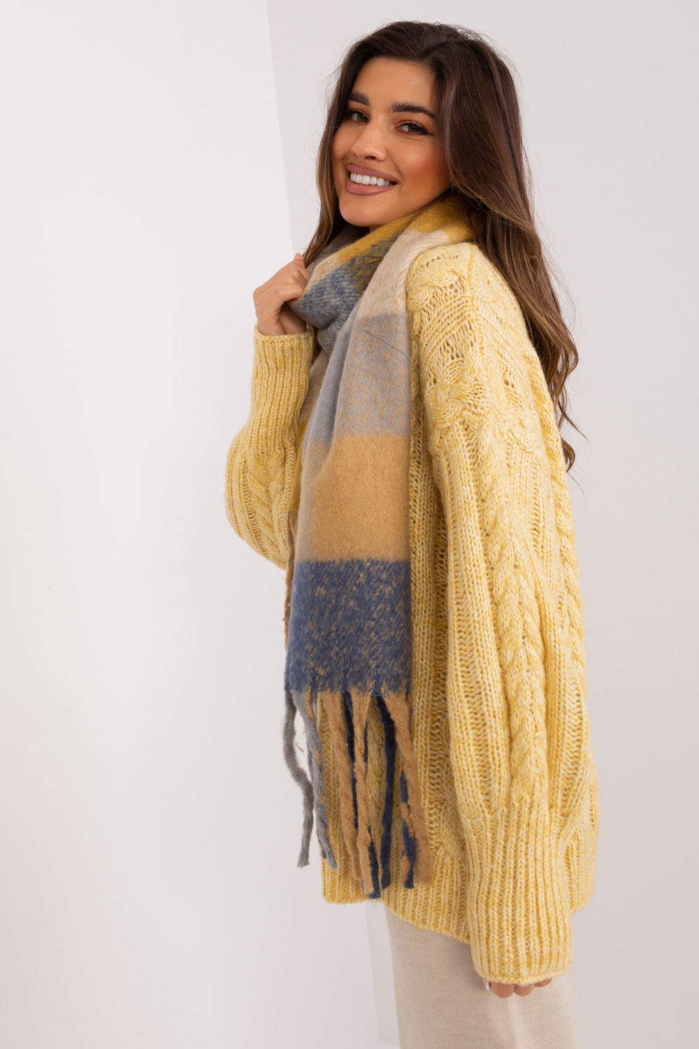  Shawl model 191726 AT  brown