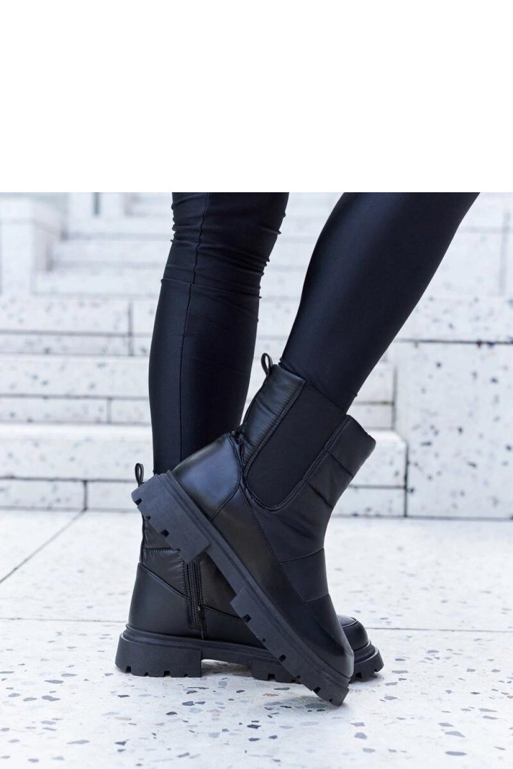 Boots model 204612 Solea  black