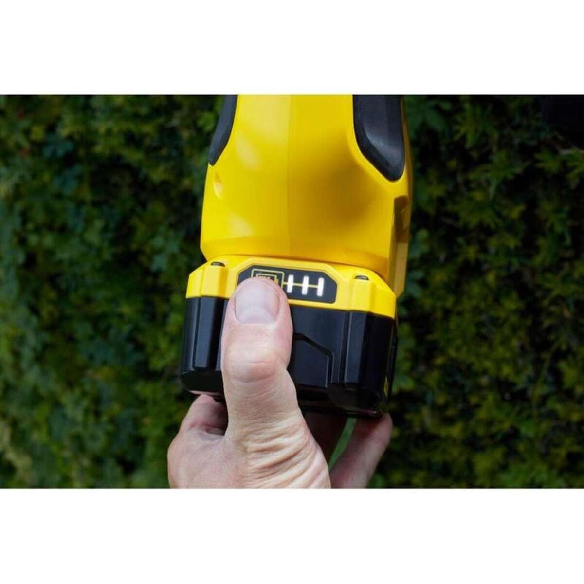 Hedge trimmer Stanley 18 V Hedge trimmer Stanley 18 V