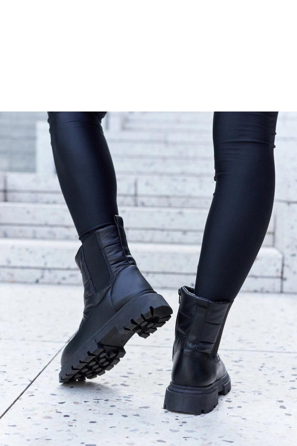  Boots model 204612 Solea  black