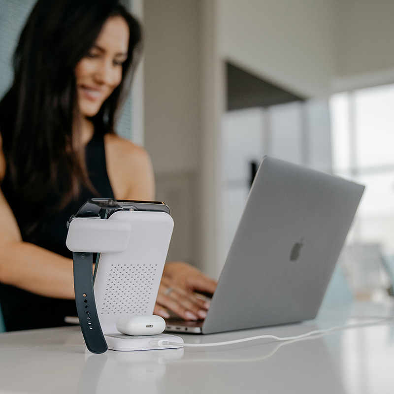 STM ChargeTree Swing 3in1 to Apple iPhone, AirPods & Watch (white)