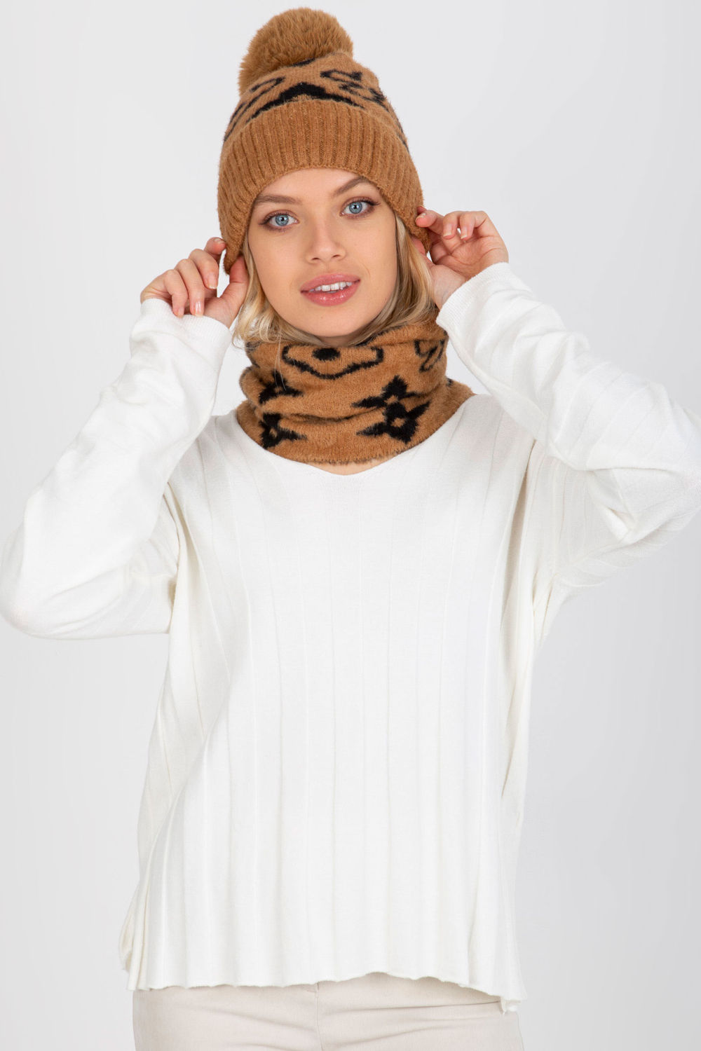  Cap model 185917 AT  brown