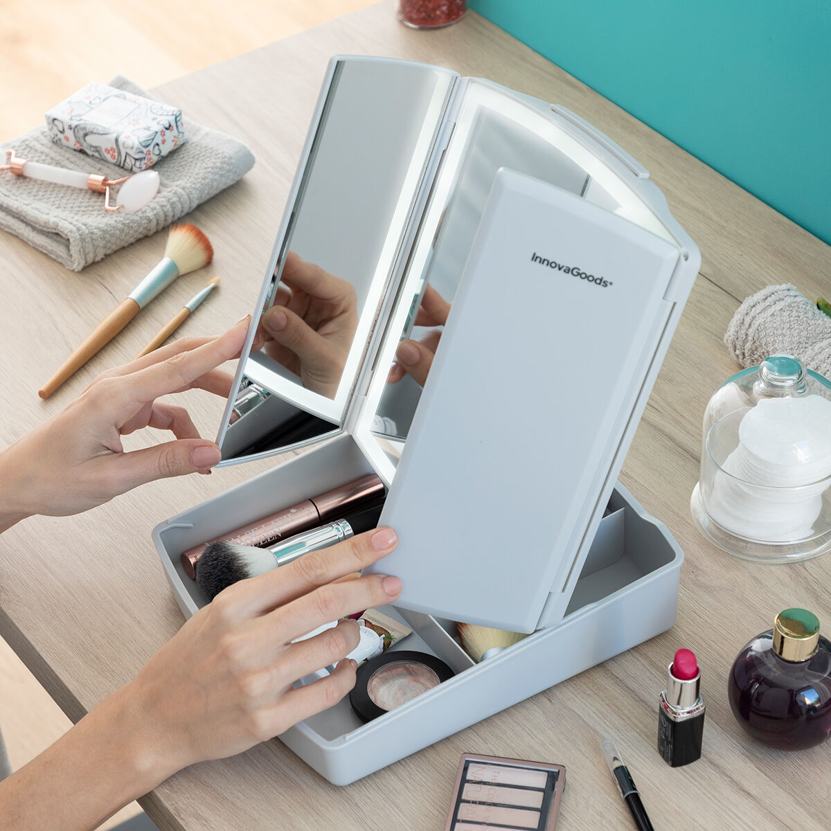 3-In-1 Folding LED Mirror with Make-up Organiser Panomir InnovaGoods 3-In-1 Folding LED Mirror with Make-up Organiser Panomir InnovaGoods