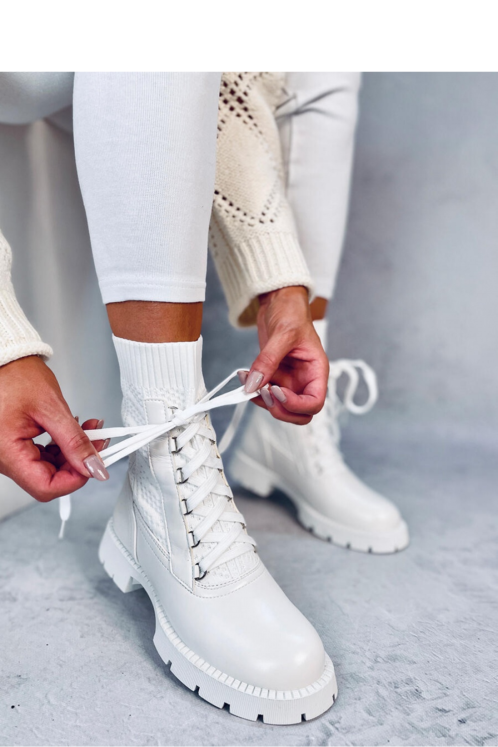  Boots model 187373 Inello  white