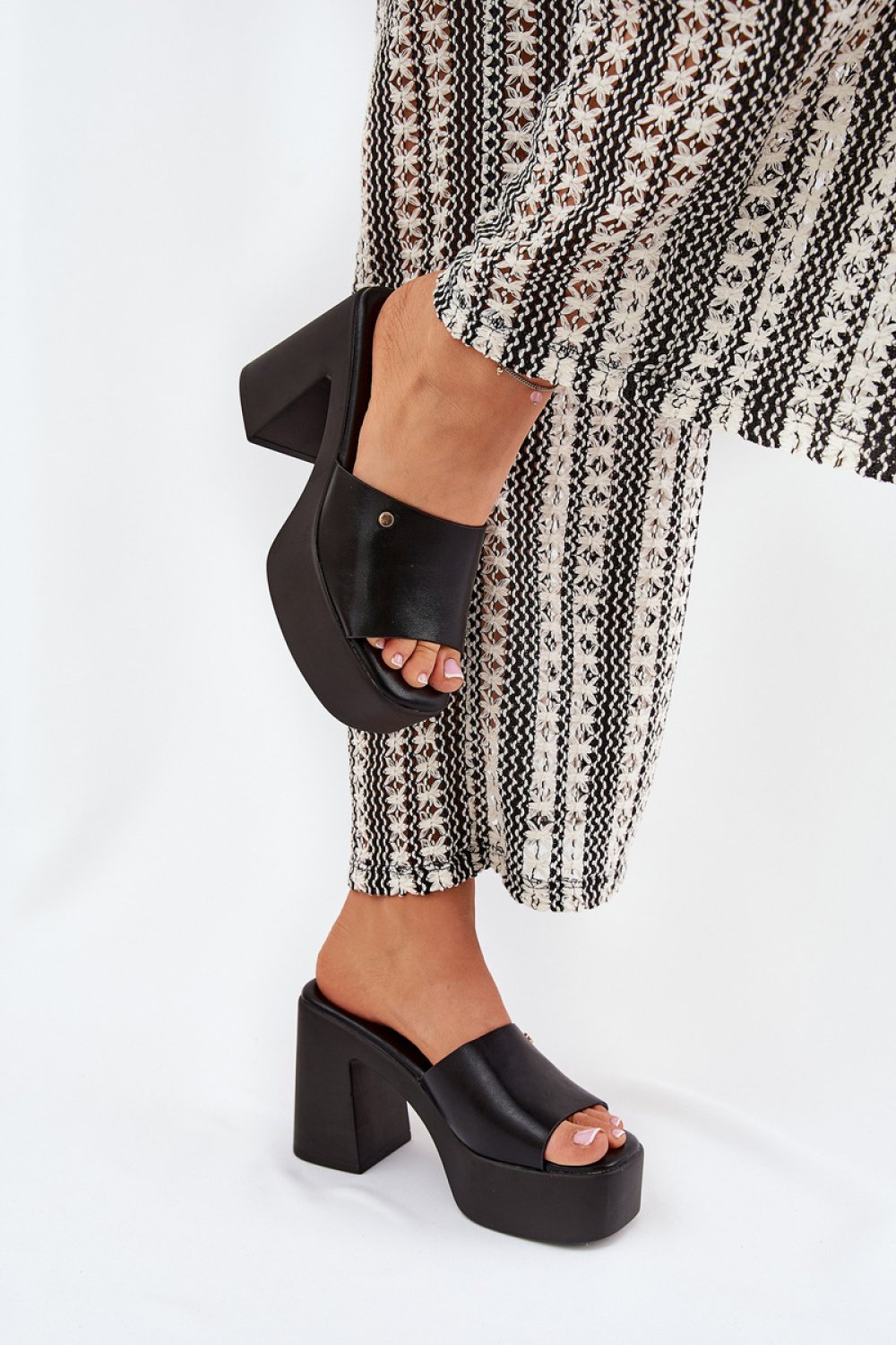  Flip-flops model Step in style  black