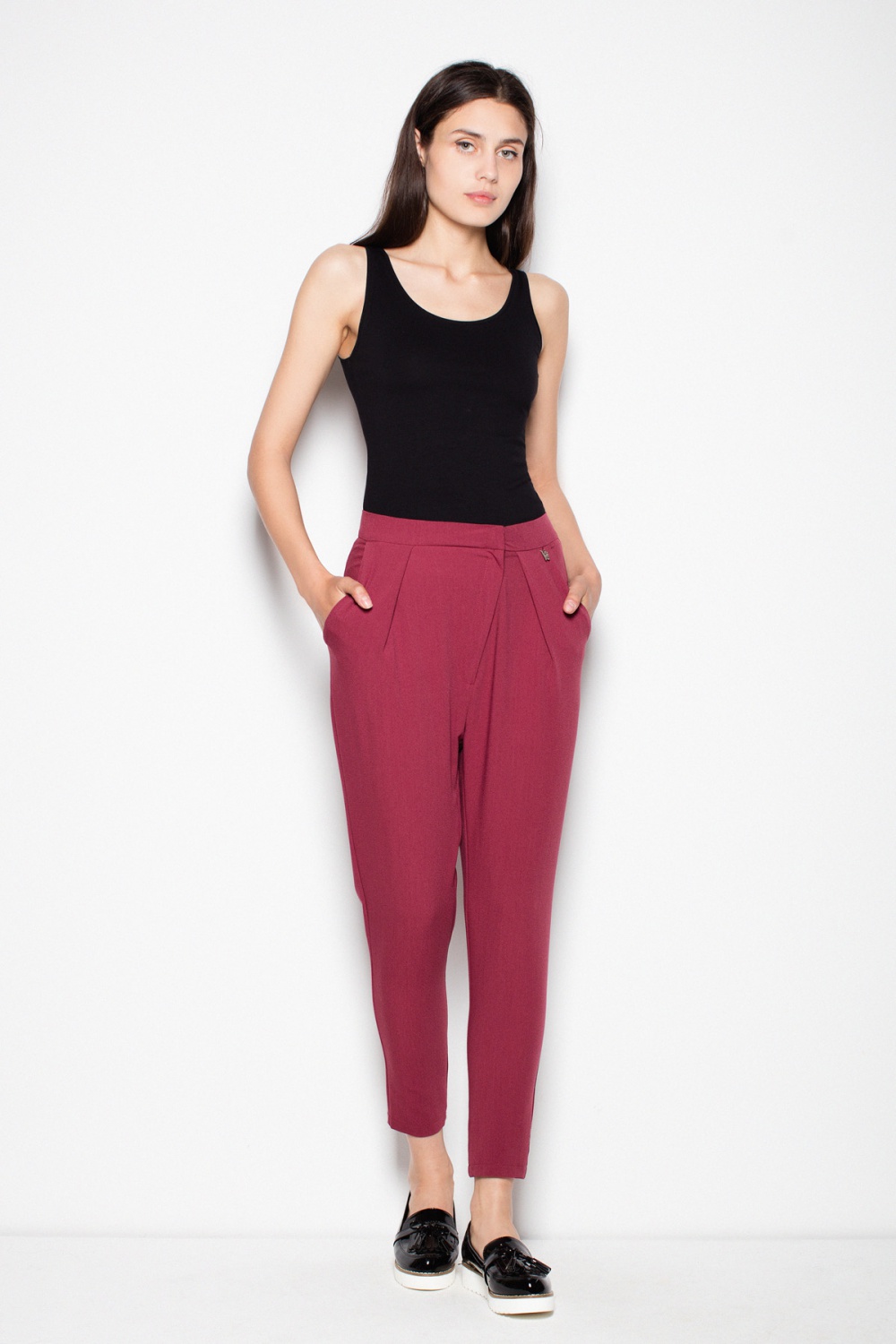  Women trousers model 77388 Venaton  red