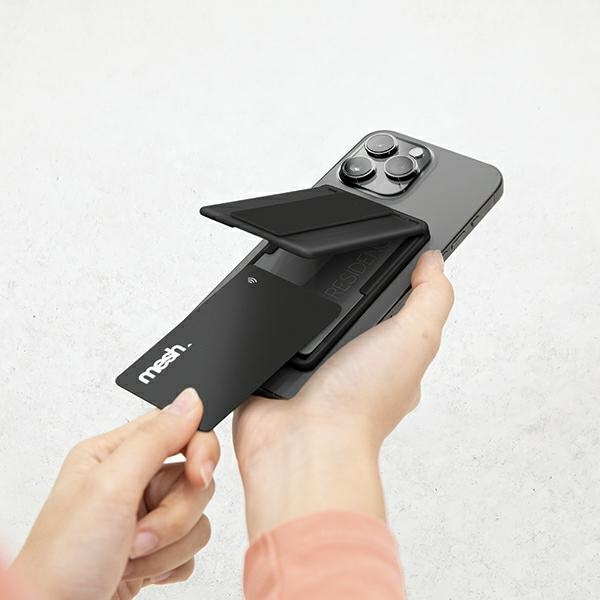UNIQ Heldro ID magnetic wallet with stand and strap midnight black