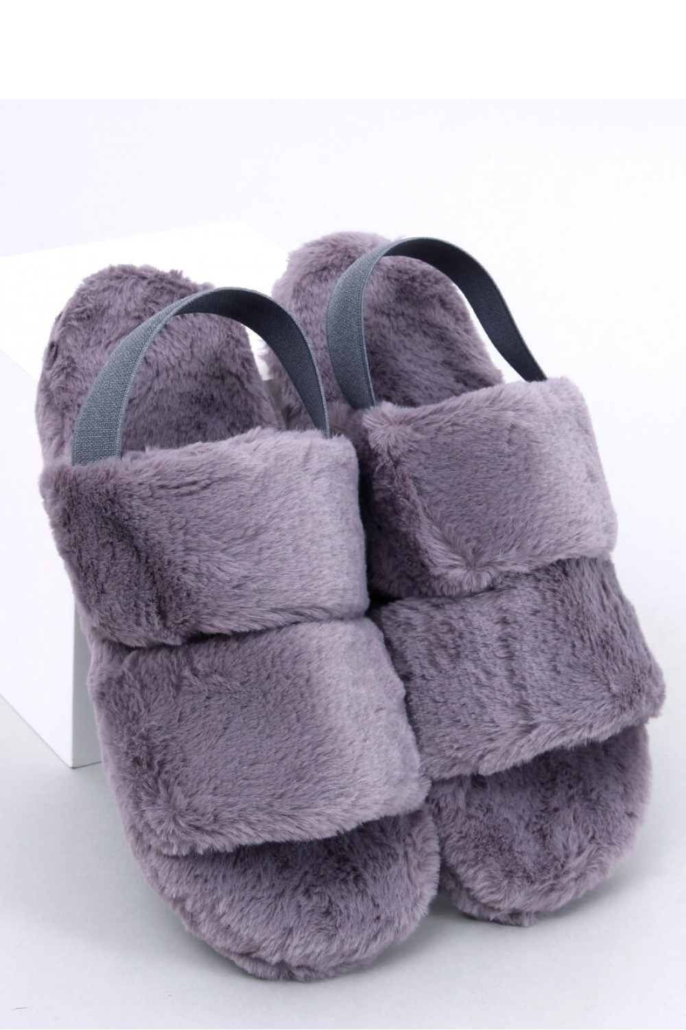  Slippers model 190360 Inello  grey