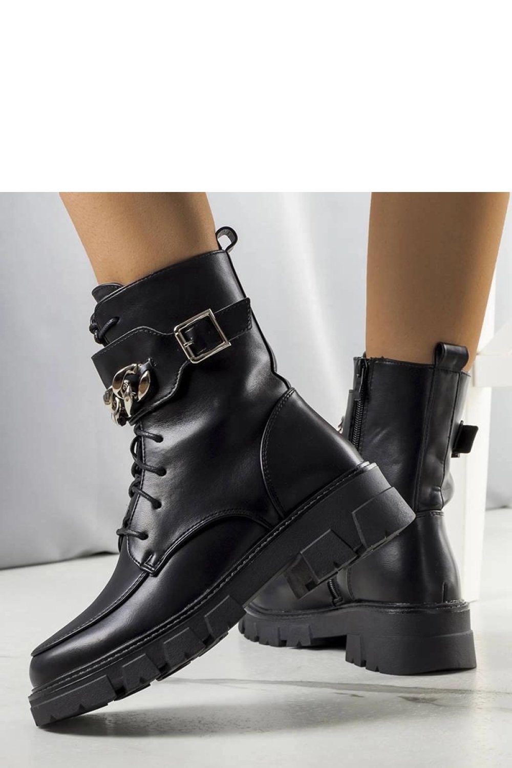  Boots model 204630 Solea  black