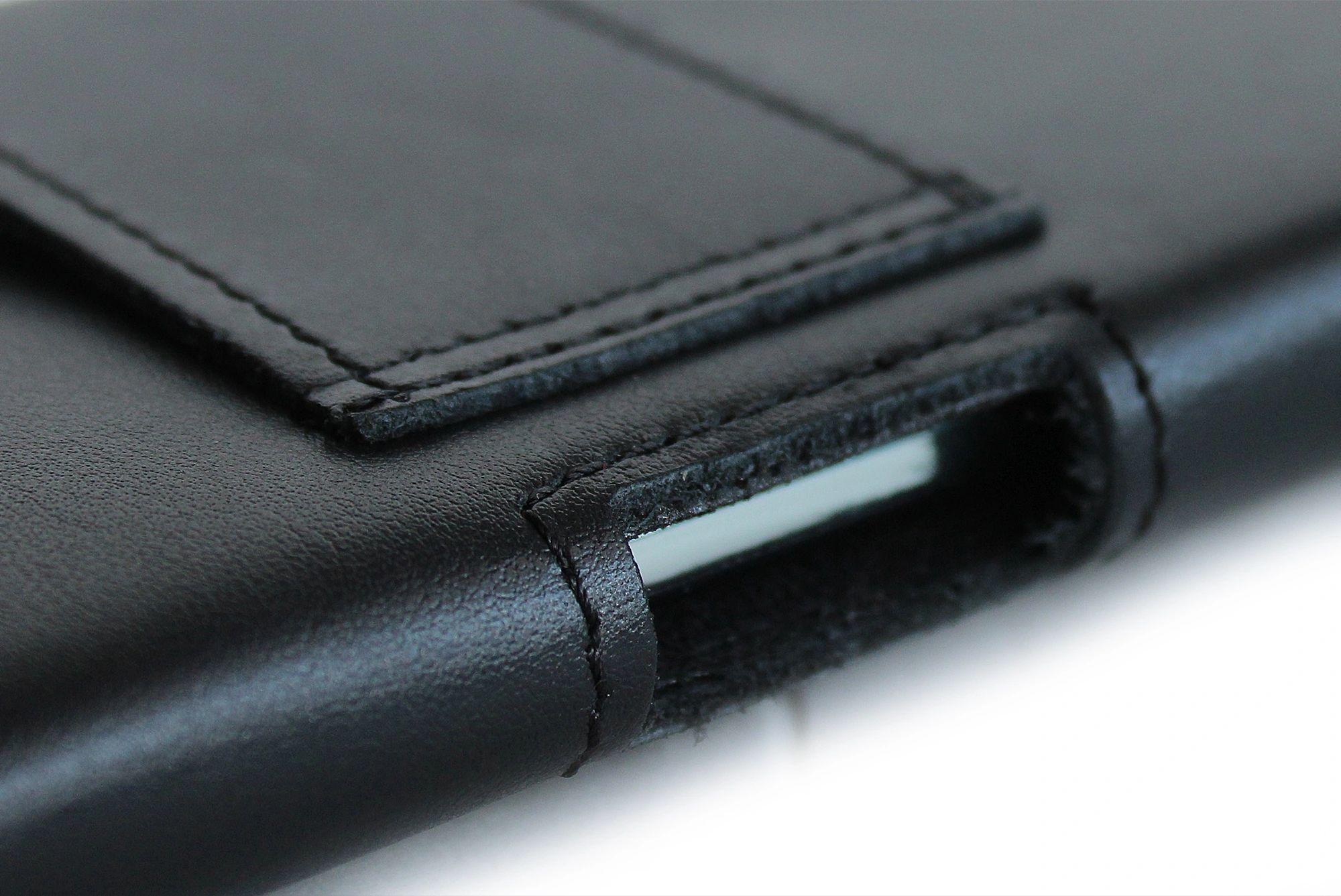 Skórzana kabura LURESKO FREYA XL do paska etui na telefon 165x82x10mm (czarny gładki czarna nić)